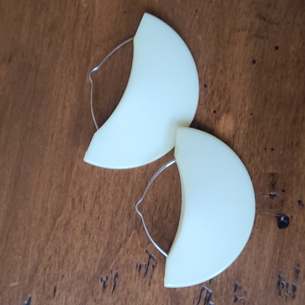 Ivory colored Earrings